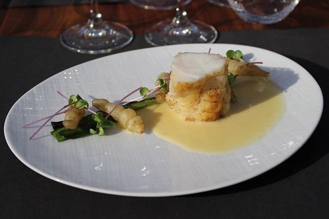 Paris Bustronome Gourmet Sightseeing Lunch on a Panoramic Bus - A Close Look at the Paris Bustronome Gourmet Sightseeing Lunch