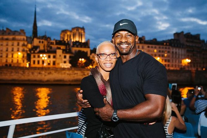 Paris by Night City of Lights Sightseeing Guided Bike Tour - Tour Duration and Group Size