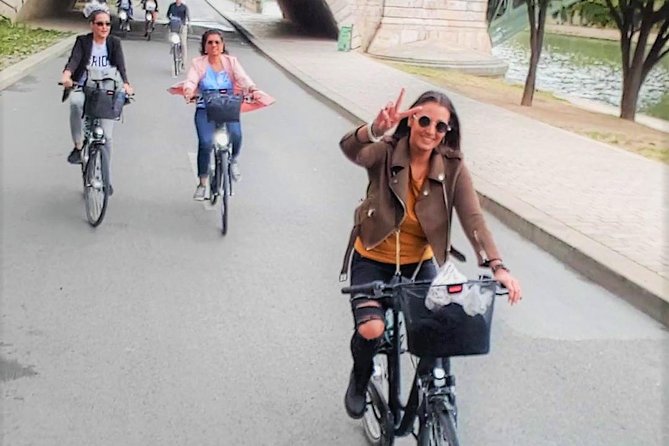 Paris: Charming Nooks and Crannies Bike Tour - Whats Included