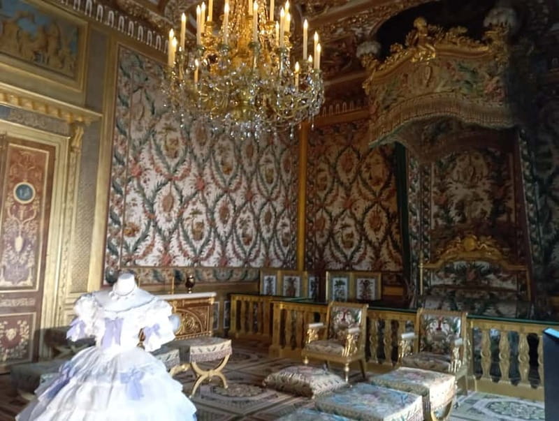 Paris: Château Fontainebleau Small Group Guided Tour Max 6 - Exploring Fontainebleau: A Royal Time Capsule
