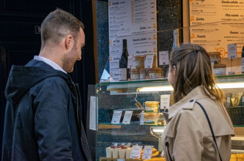 Paris Christmas Food Tour with Local Guide & Seasonal Treats - Exploring Paris at its Sparkling Best: The Itinerary in Detail