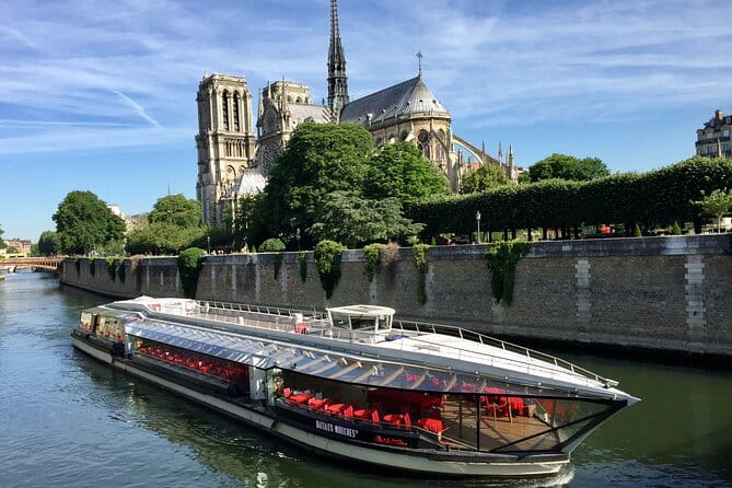 Paris Christmas Lunch Cruise by Bateaux Mouches - The Experience at a Glance: A Practical Breakdown