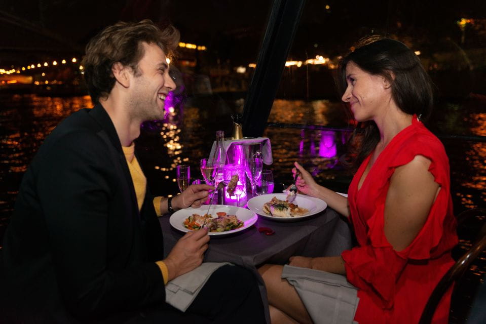 Paris: Christmas Lunch or Dinner Cruise - Key Points