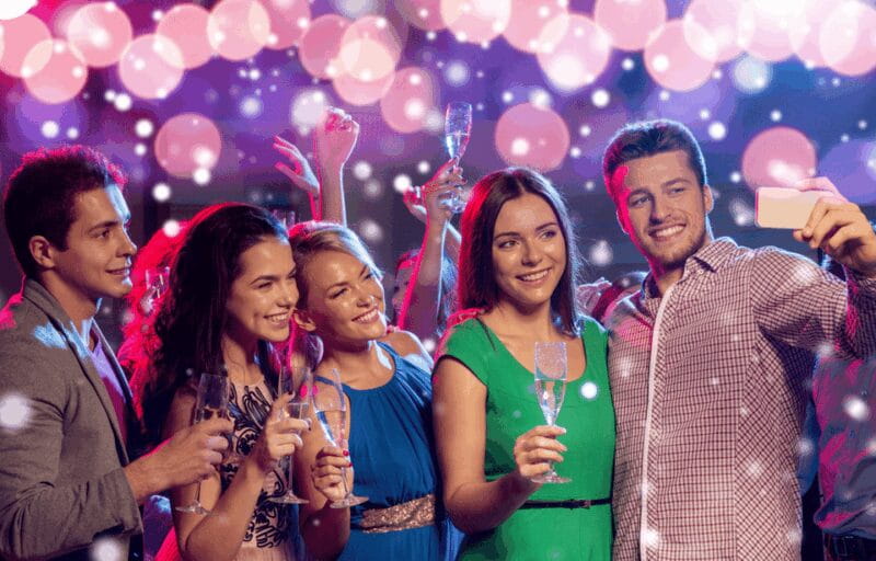 Paris: Christmas & New Year Lunch or Dinner Cruise - The Food and Drink Experience