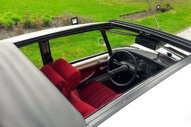 Paris City Tour 2h00 Citroën DS Vintage with Open Roof - Key Points