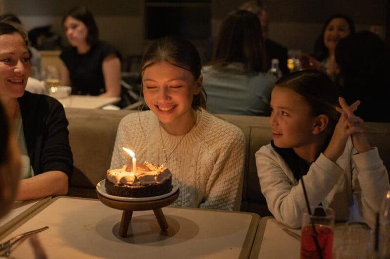 Paris: Eiffel Tower Dining, Gustave Menu at Madame Brasserie - The View and Atmosphere: More Than Just a Meal