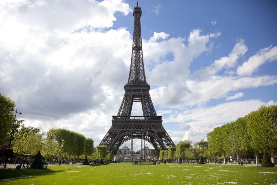 Paris: Eiffel Tower Tour & Seine Champagne Cruise Combo - Meeting Point