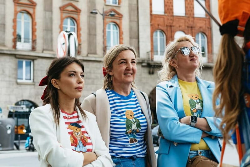 Paris: Emily TV Show Locations Guided Walking Tour - Walking, timing, and logistics