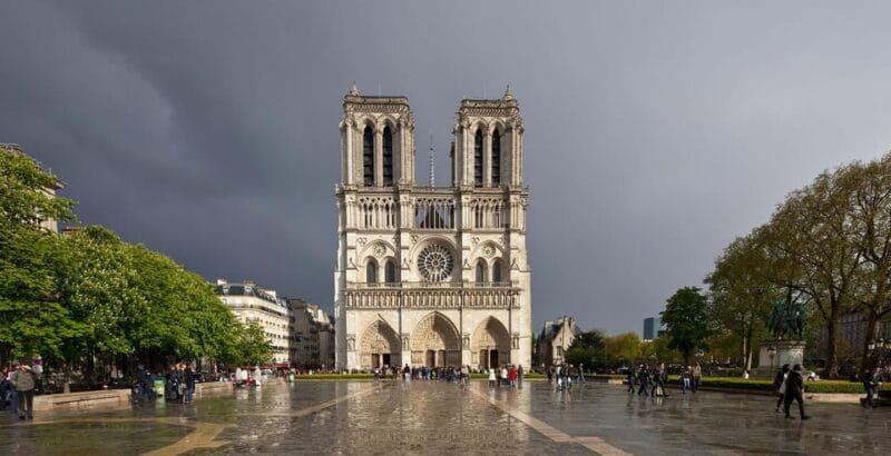 Paris: Eternal Notre-Dame VR Experience Ticket - Who Will Love This Experience?