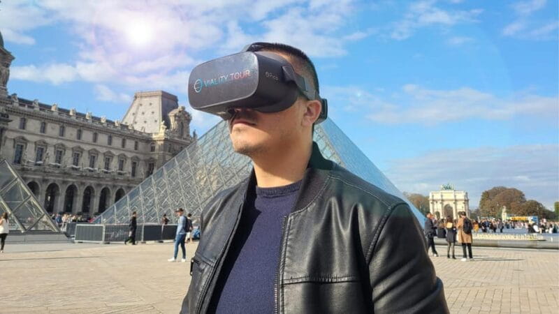 Paris: Experience the history of the Louvre with virtual reality - Key points / Takeaways