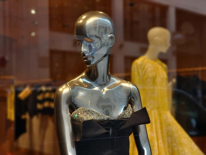 Paris: Fashion World Walking Tour with a Local Guide - Key points / Takeaways