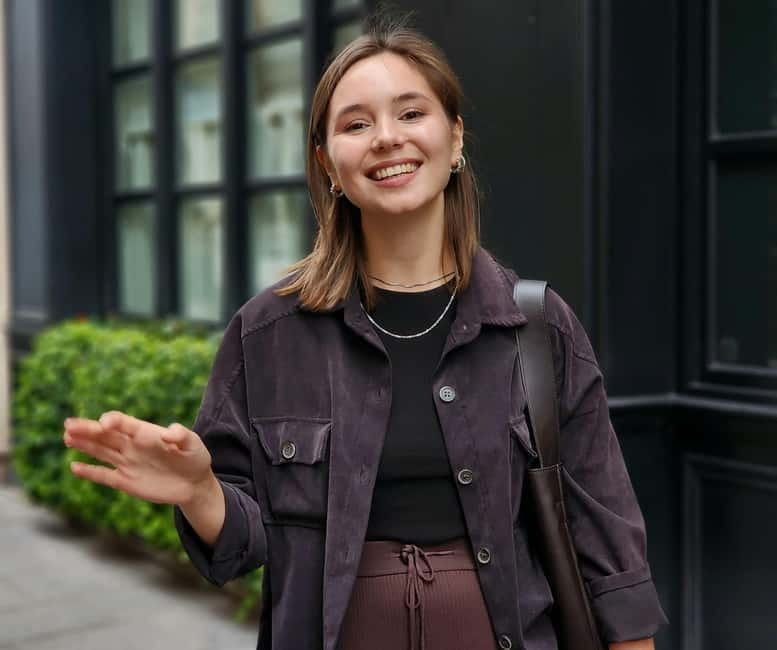 Paris: Fashion World Walking Tour with a Local Guide - Discovering the Heart of Paris Fashion