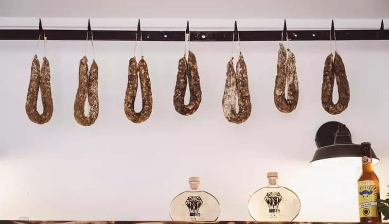 Paris: Food Trail Across the Right and Left Banks - Exploring Paris on Foot: The Itinerary in Detail