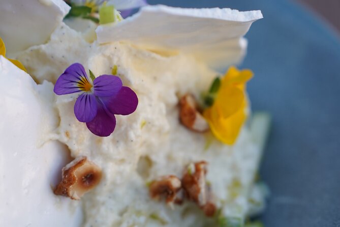 Paris Gourmet Dinner Seine River Cruise With Singer and DJ Set - VIP Option and Weather Considerations