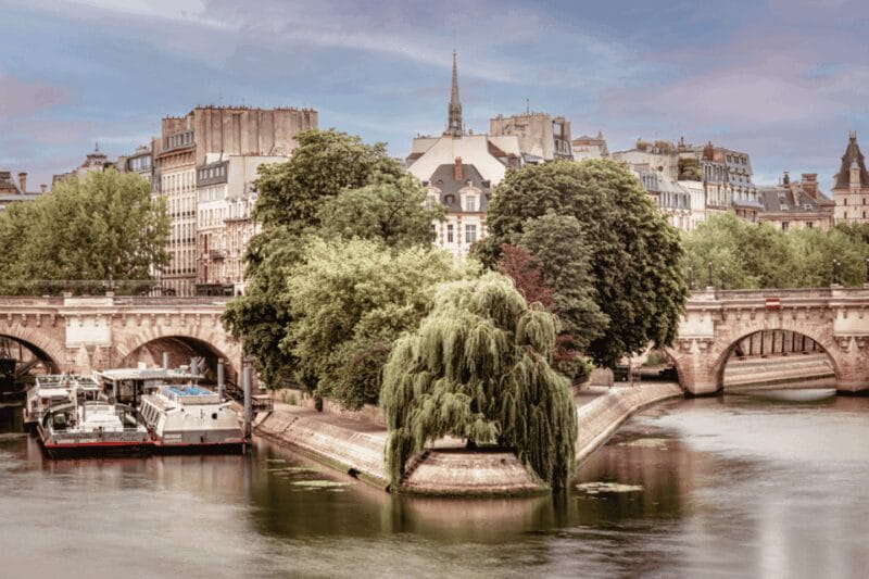Paris Historic Islands Walk: Seine, Notre Dame & Louvre View - Who Will Get the Most Out of This Tour?
