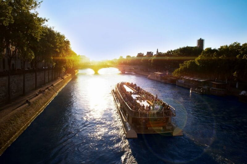 Paris: Illuminations River Cruise with Audio Commentary - Price and Value