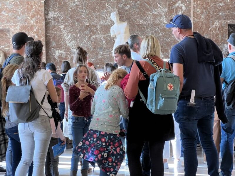 Paris Louvre: 2-Hour Private Tour for Groups or Families - Entering the Louvre: A Streamlined Experience
