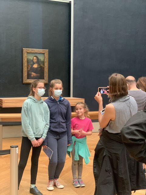 Paris Louvre: 2-Hour Private Tour for Groups or Families - The Guides: Knowledge, Enthusiasm, and Flexibility