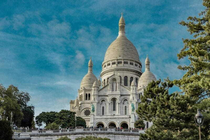 Paris: Montmartre Guided Walking Tour and Seine River Cruise - Key Points / Takeaways