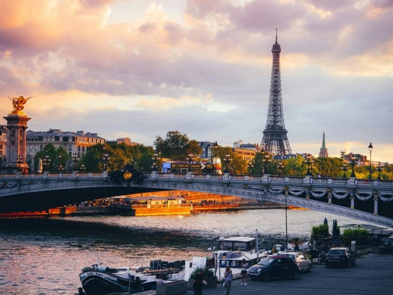Paris: Montmartre Guided Walking Tour and Seine River Cruise - Who Should Consider This Tour