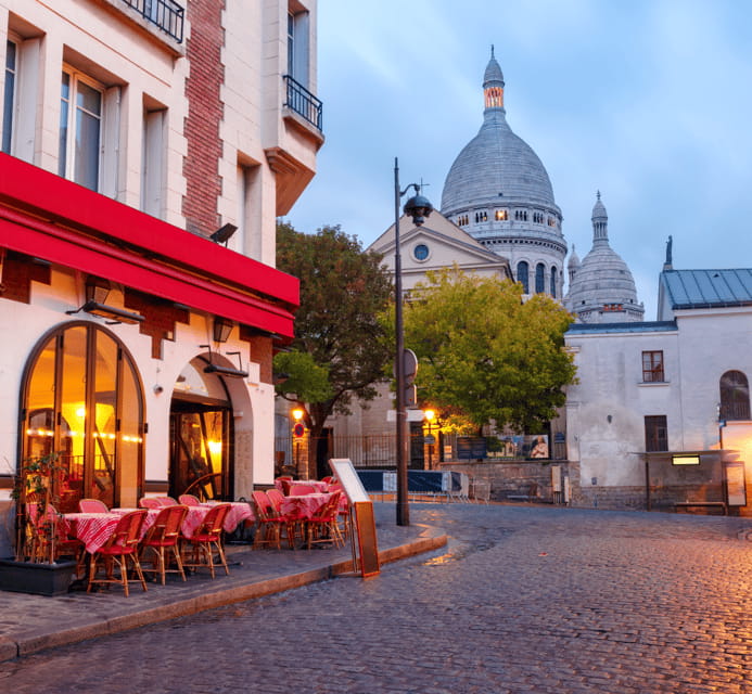 Paris: Montmartre Tour, Dinner & Cabaret Show SEMI PRIVATE - A Night in Montmartre: What to Expect from the Tour