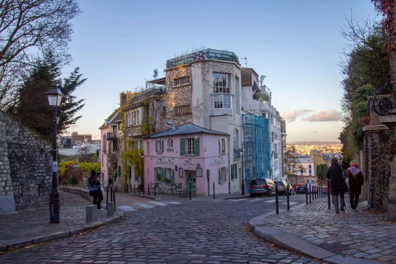 Paris: Montmartre Walking Tour with Parisian Drink Tasting - A Walk Through Montmartre’s Streets and Stories