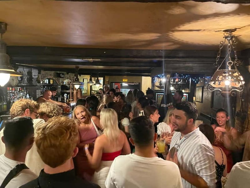 Paris Nightlife: International Pub Crawl, Free Shots & Games - Exploring the Night: A Step-by-Step Breakdown