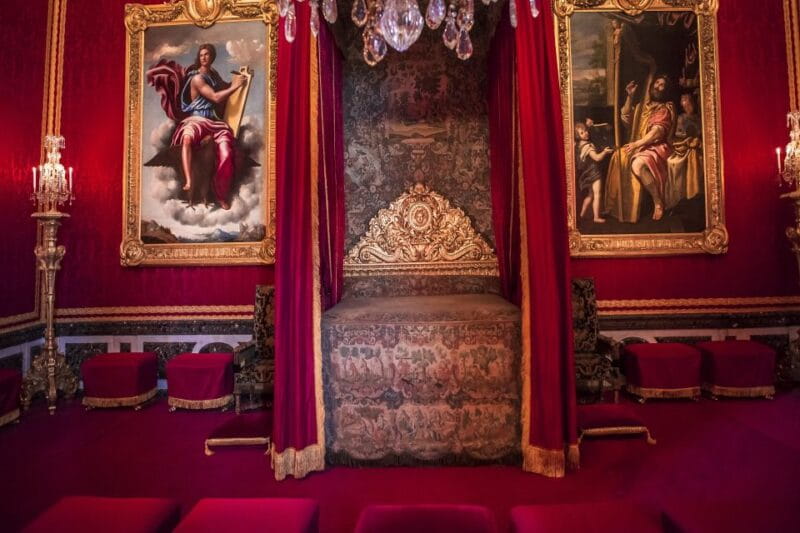 Paris: Palace of Versailles Private Tour with Transportation - FAQ - Practical Questions Answered