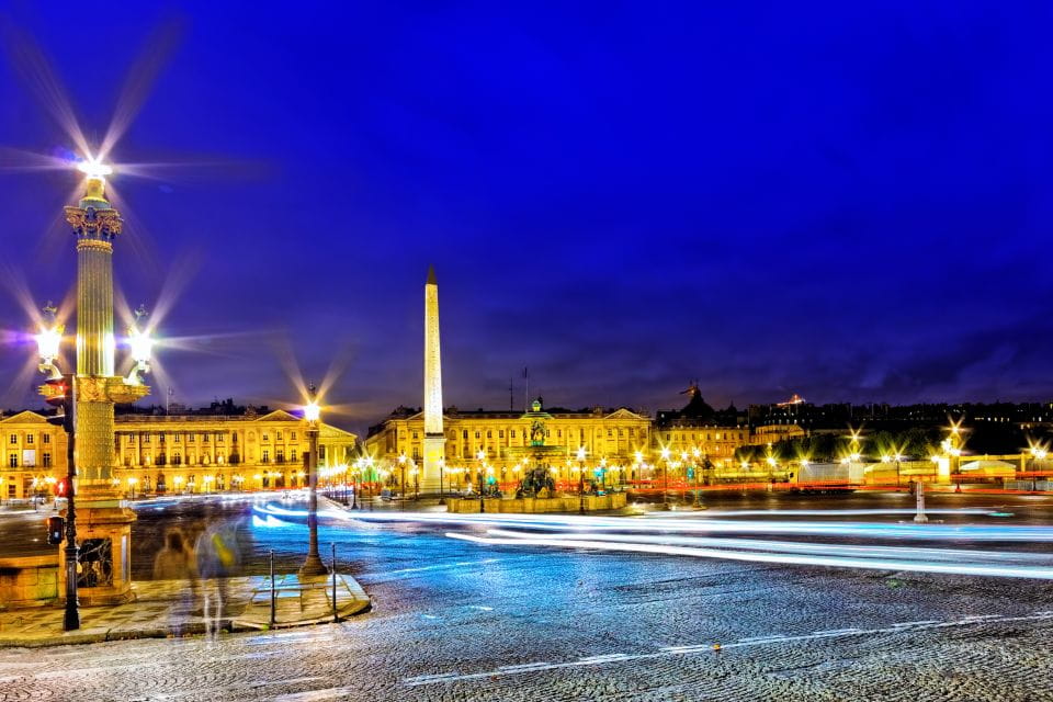 Paris: Panoramic Night Tour With Audio Guide and Host - Meeting Point Details