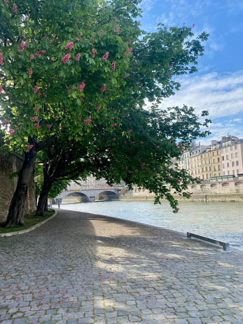 Paris: Private Early Morning City Walking Tour - Who Is This Tour Best For?