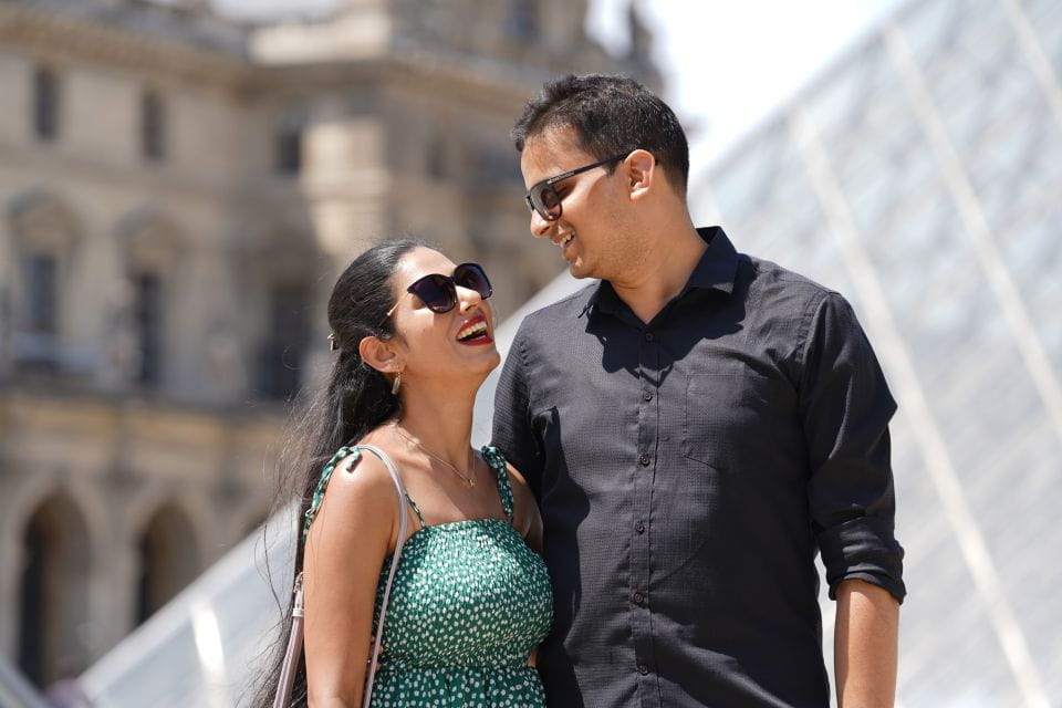 Paris: Private Photoshoot Outside The Louvre Museum - Meeting Point and Highlights