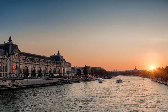 Paris Private Tour with Seine River Cruise - FAQ