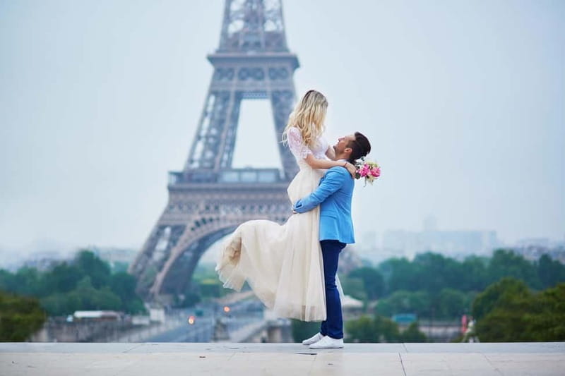 Paris: Romantic Couple Photoshoot (with flower bouquet!) - Key Points / Takeaways
