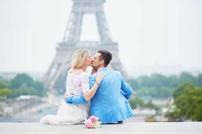 Paris: Romantic Couple Photoshoot (with flower bouquet!) - The Itinerary: Iconic Spots and Scenic Vantage Points
