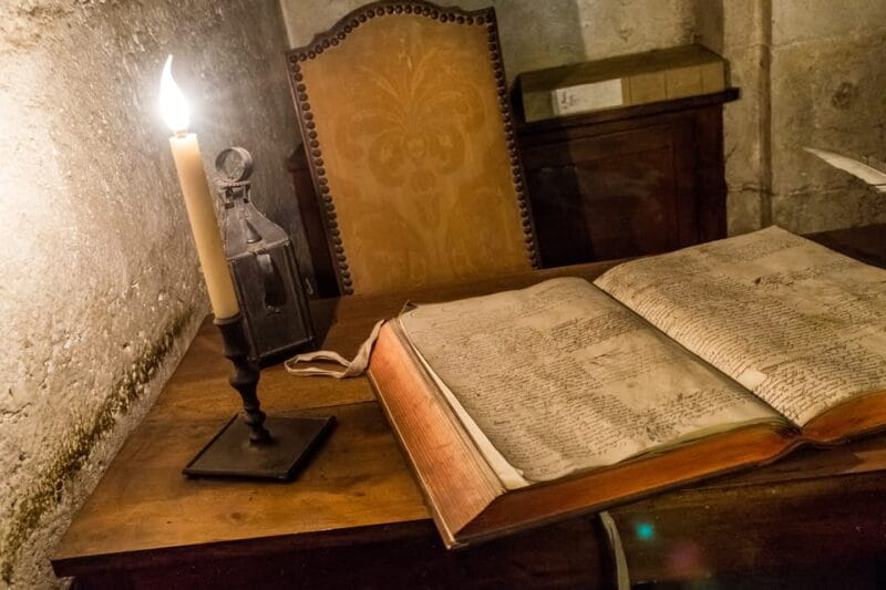 Paris: Sainte-Chapelle and Conciergerie Combined Tickets - Who Is This Experience For?