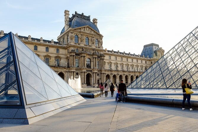 Paris Scavenger Hunt and Highlights Self-Guided Tour - The Sum Up