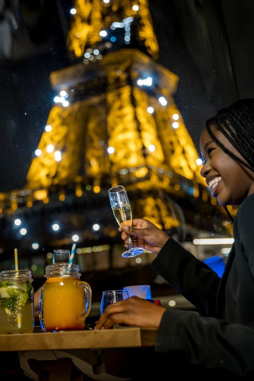 Paris: Seine River Champagne Dinner Cruise with Live Music - Price and Value
