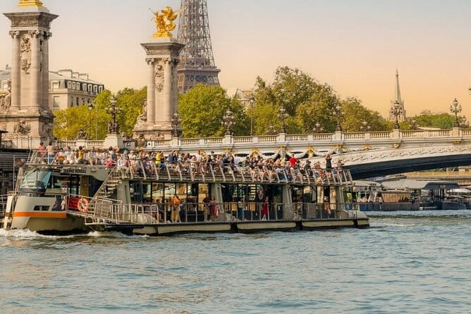 Paris Seine River Cruise from the Foot of Eiffel Open Timing - Why This Seine River Cruise Is A Worthwhile Experience