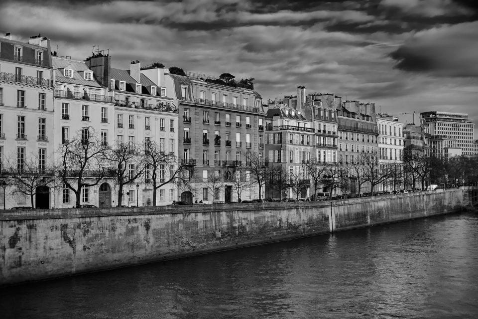 Paris: Signature Portrait Session With Benoit - Personalized Photoshoot Journey