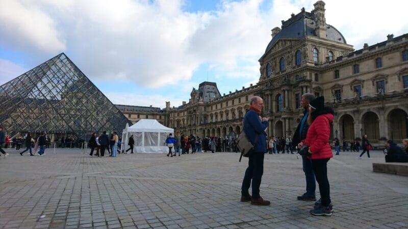 Paris: The Louvre A Private Tour - an artist's insight - The Mona Lisa: The Spotlight and Its Secrets