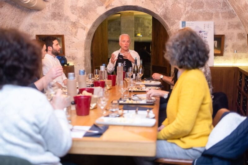 Paris: The Ultimate Wine and Cheese Tasting in English - An Impressive Selection of Wines and Cheeses