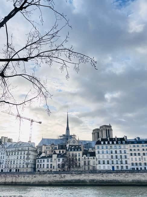 Paris: The vibrant city center and Le Marais - FAQ