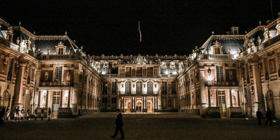 Paris: Transfer to the Palace of Versailles - Tour the Horse Stables