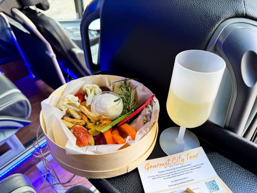 Paris: VIP Minibus Tour With Champagne & French Specialities - Guided Sightseeing Highlights