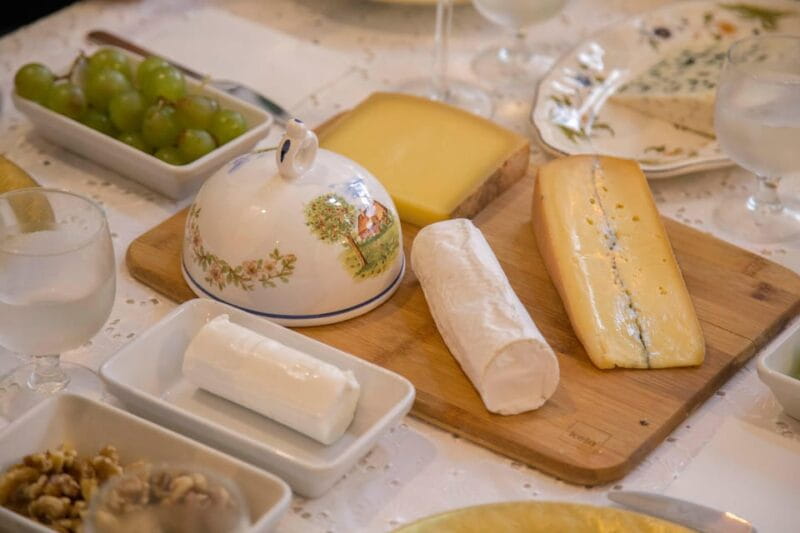 Paris: Wine and Cheese Tasting with a Chef Sommelier - The Cozy Restaurant and Cheese-Wine Pairing