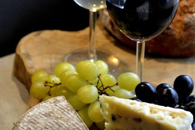 Paris Wine with Cheese Pairing & Tasting Small Group Class - A Closer Look at What You Can Expect