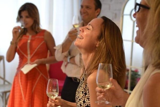 Paris Wine with Cheese Pairing & Tasting Small Group Class - Why This Experience Excels