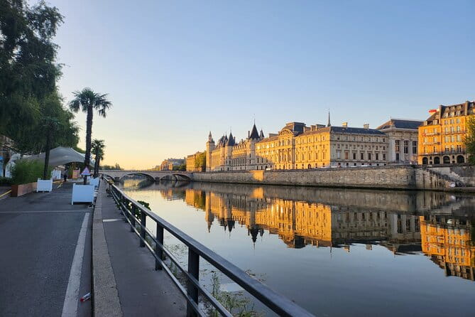 Paris Without People - Sunrise Bike Tour & Breakfast - Discovering Paris Before the Crowds