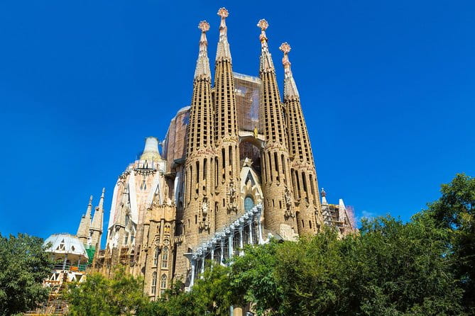 Park Guell and Sagrada Familia Private Tour - A Closer Look at the Tour Itinerary
