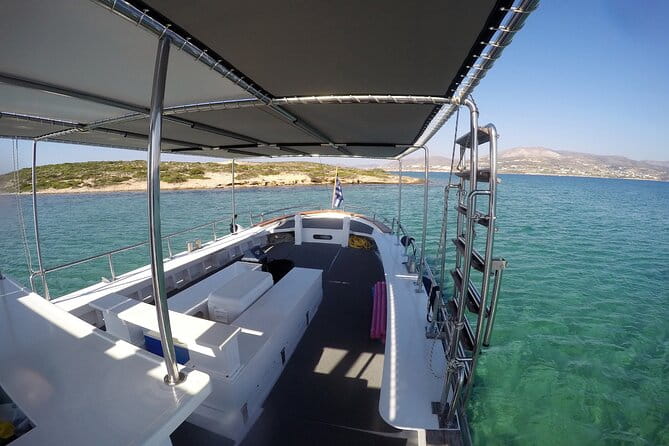 Paros Cruise to Antiparos & Despotiko with Traditional Boat - Food and Drinks: A Taste of Greece at Sea
